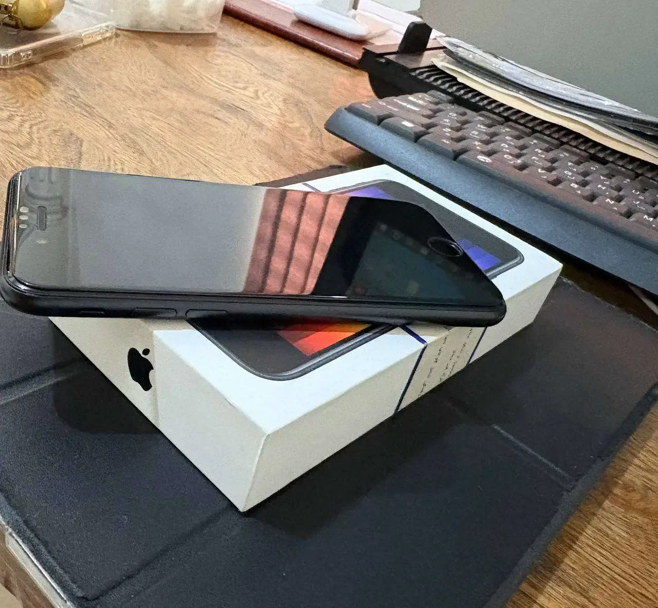 آیفون SE 2022 مشکی 128|موبایل|تهران, خواجه نصیر طوسی|دیوار