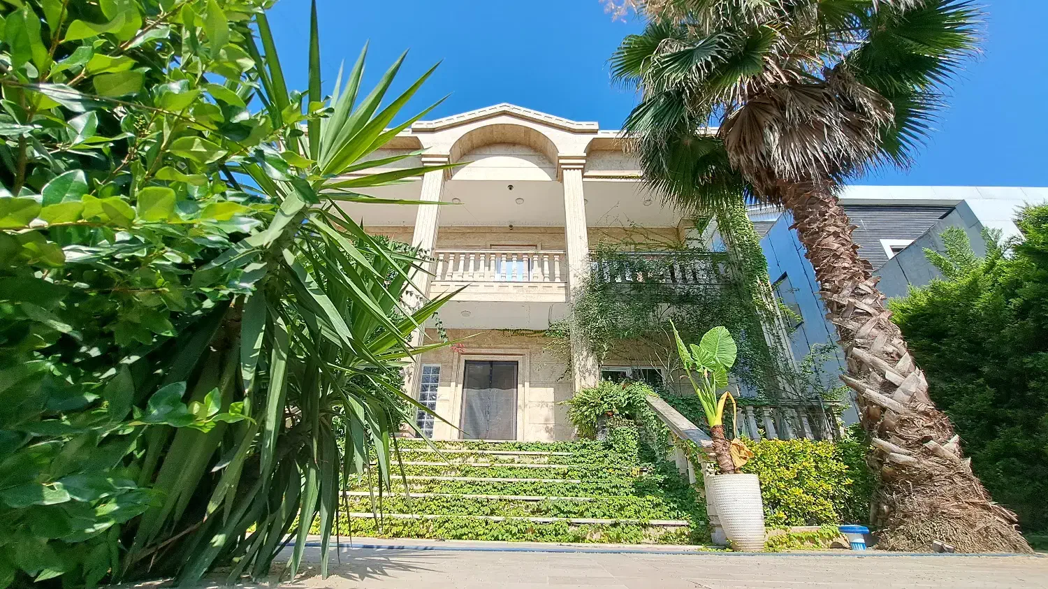 رهن و اجاره ویلا 520 متر|اجارهٔ خانه و ویلا|امامزاده عبدالله, |دیوار