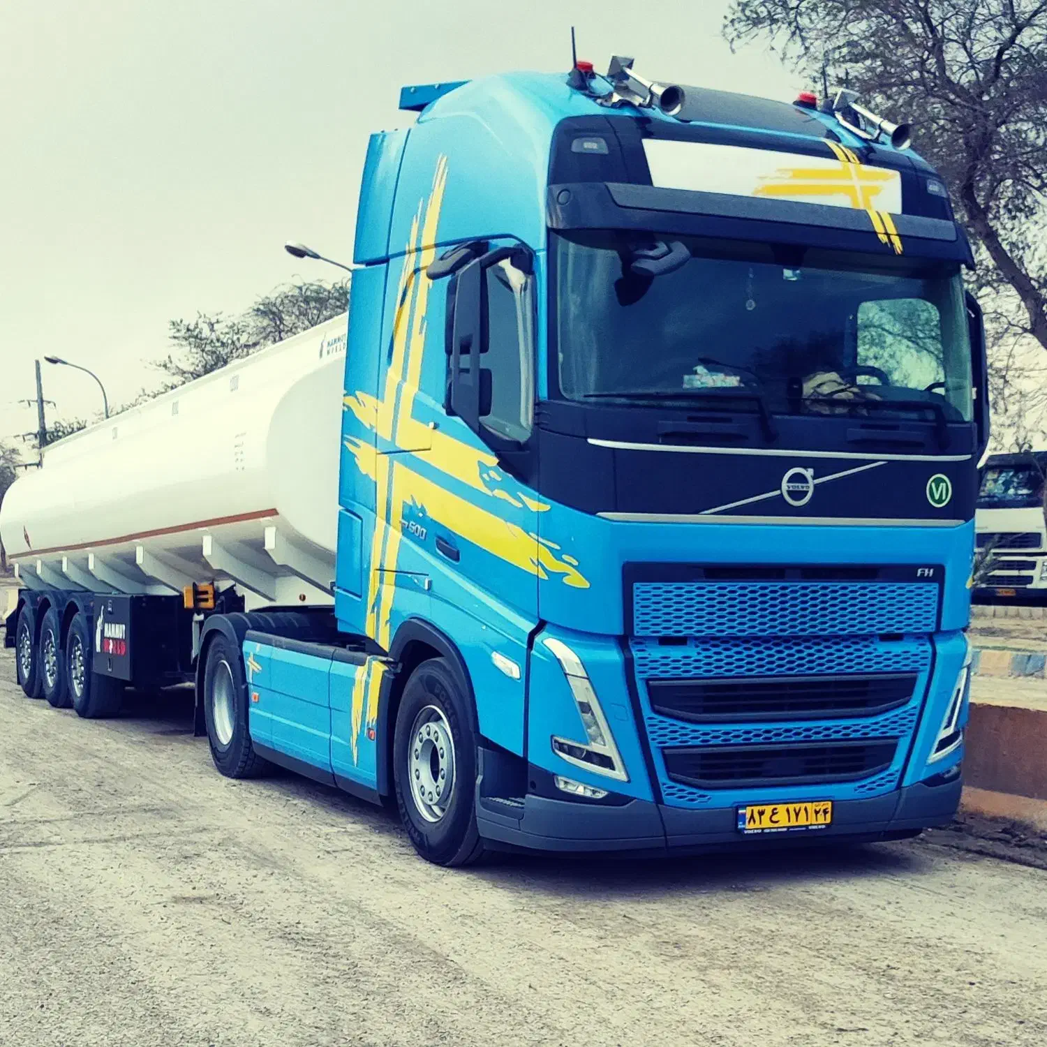 ولو اف اچ ۵۰۰دنیوفیس مدل ۲۰۲۱فول کامل بااینتارد|خودرو سنگین|اهواز, کوی فرهنگیان ۲|دیوار