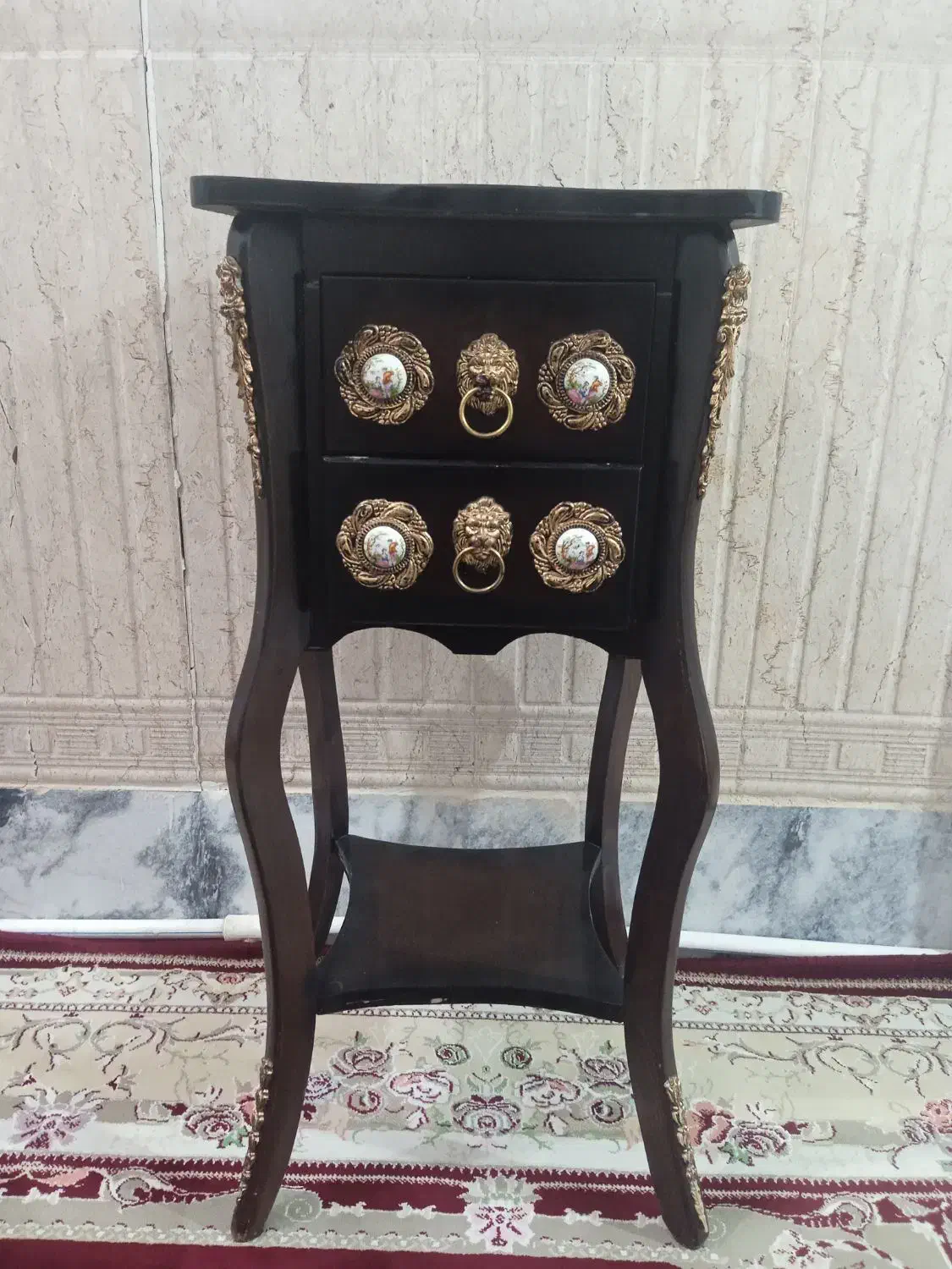 میز تلفن|میز تلفن|تربت‌حیدریه, منظر|دیوار