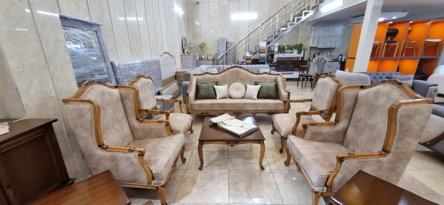 مبل فرانسوی ۲گل|مبلمان خانگی و میز عسلی|شاهدشهر, |دیوار