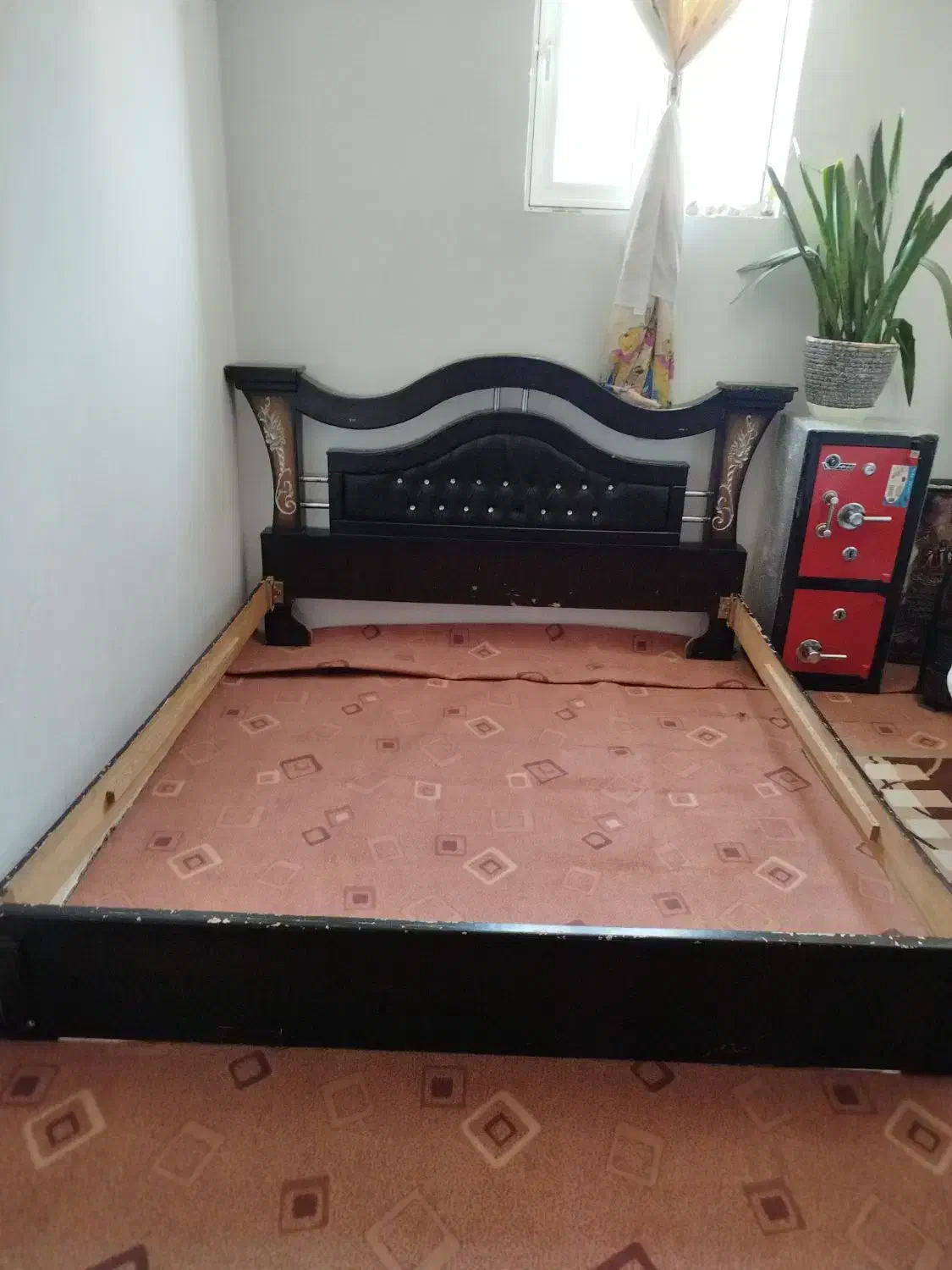 تخت خواب|تخت و سرویس خواب|فیروزه, |دیوار