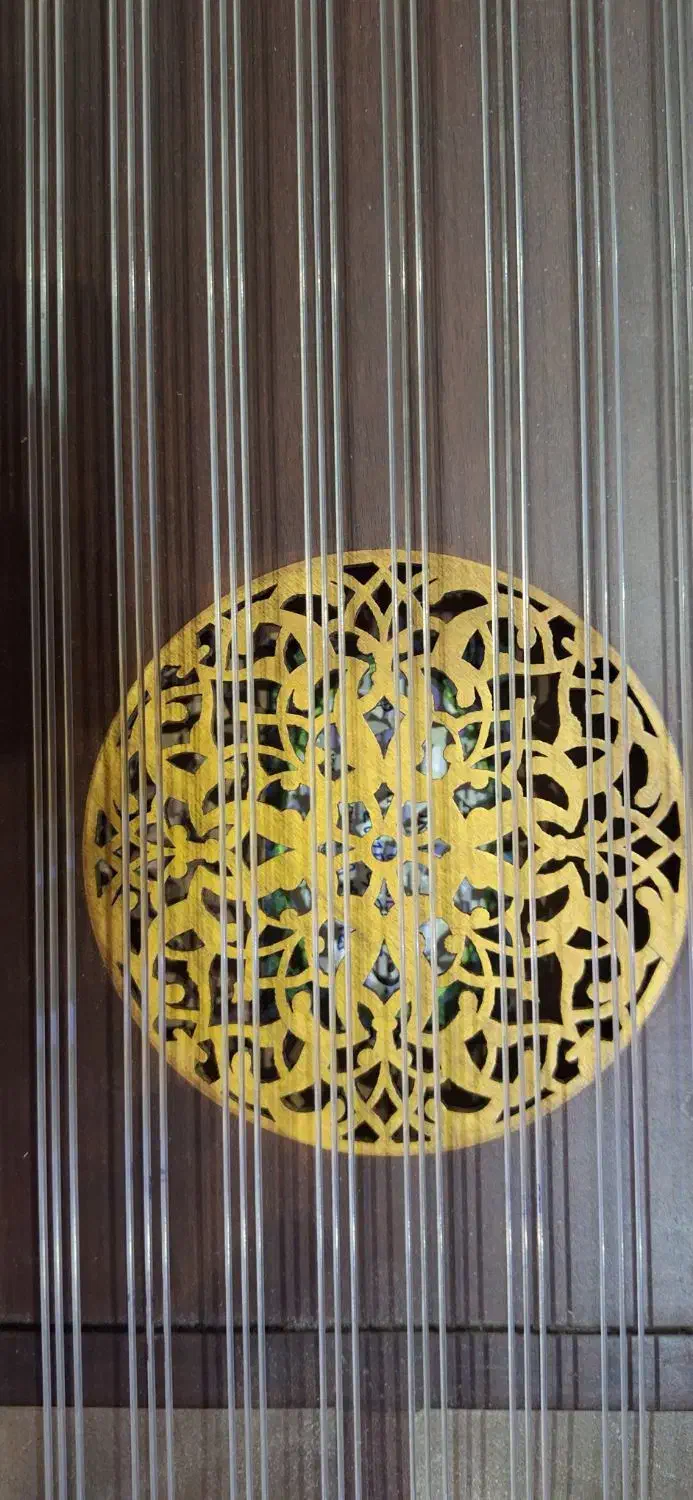 ساز قانون|سازهای سنتی|اصفهان, ملاصدرا|دیوار