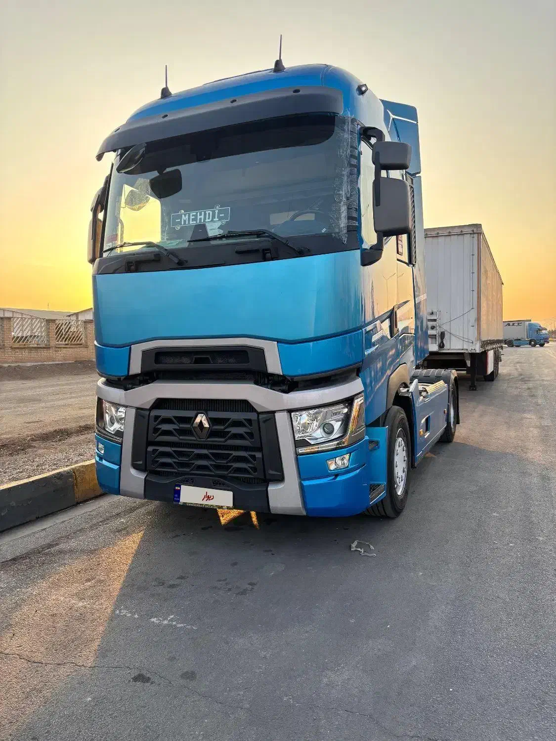 رنو ۵۲۰ مدل ۲۰۲۰|خودرو سنگین|شیراز, ترمینال باربری|دیوار