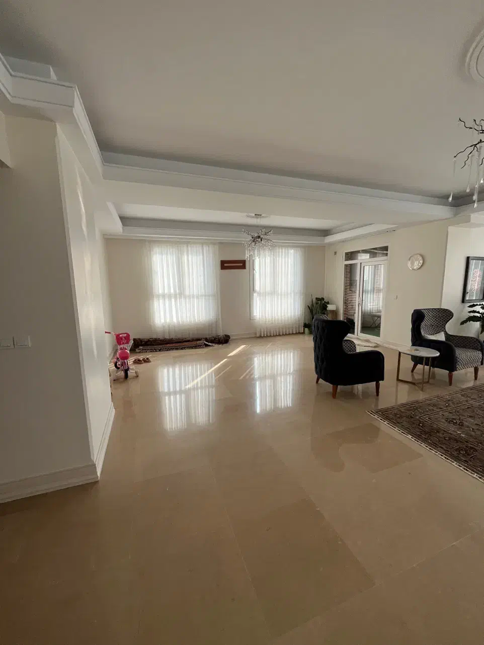 ۲۴۰متر سه خواب*برج باغ برند منطقه*