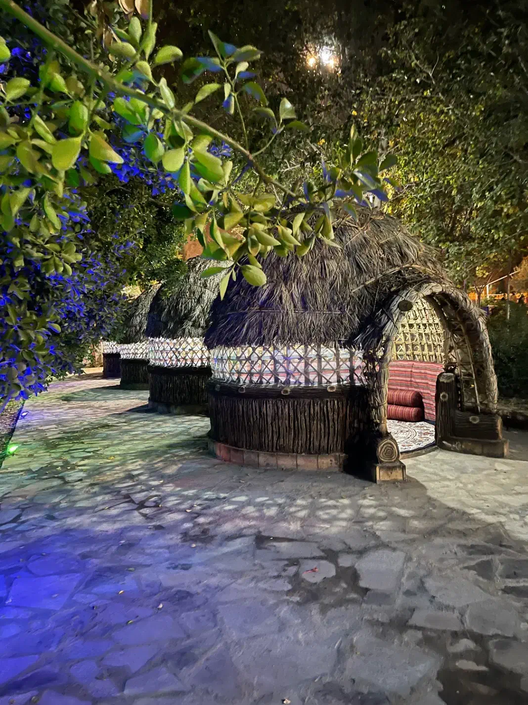 کمک آشپز-منقلدار-کافه من-قلیون زن|استخدام خدمات فروشگاه و رستوران|خمینی‌شهر, |دیوار