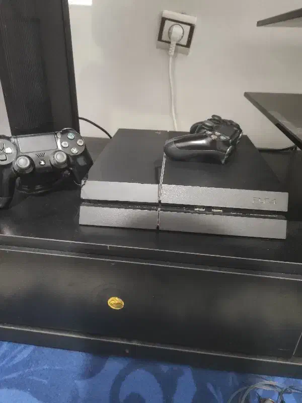 ps4 fat 500 gig با دوتا دسته فروش فوری پول نیاز|کنسول، بازی ویدئویی و آنلاین|نوشهر, |دیوار