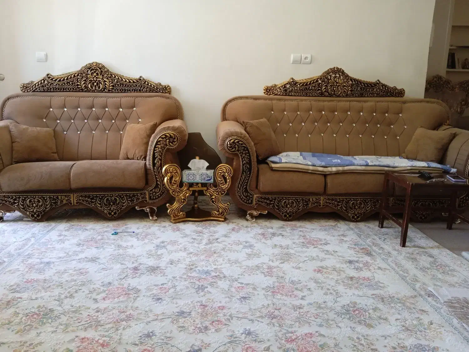 سه عدد پشتی زیبا و یک دست مبل ۷نفره|پشتی|ایلام, |دیوار