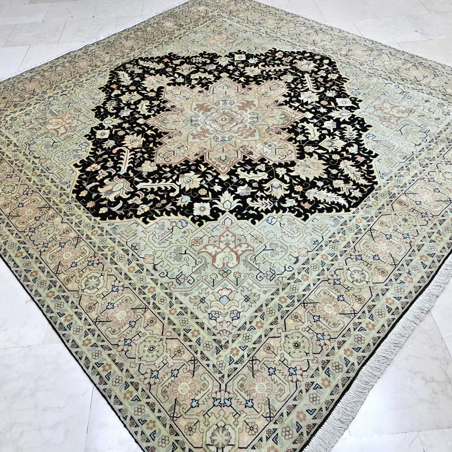 فرش مربع تبریز طرح هریس|فرش|تهران, ونک|دیوار