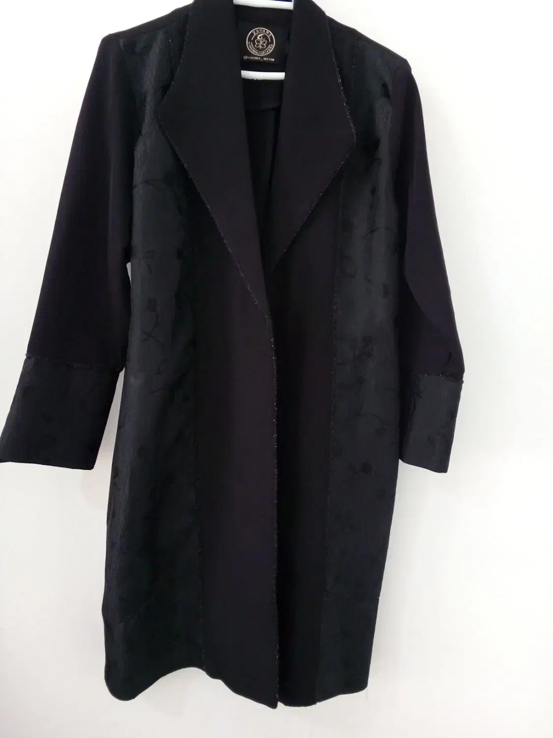 مانتو کتی|لباس|رشت, هلال احمر|دیوار