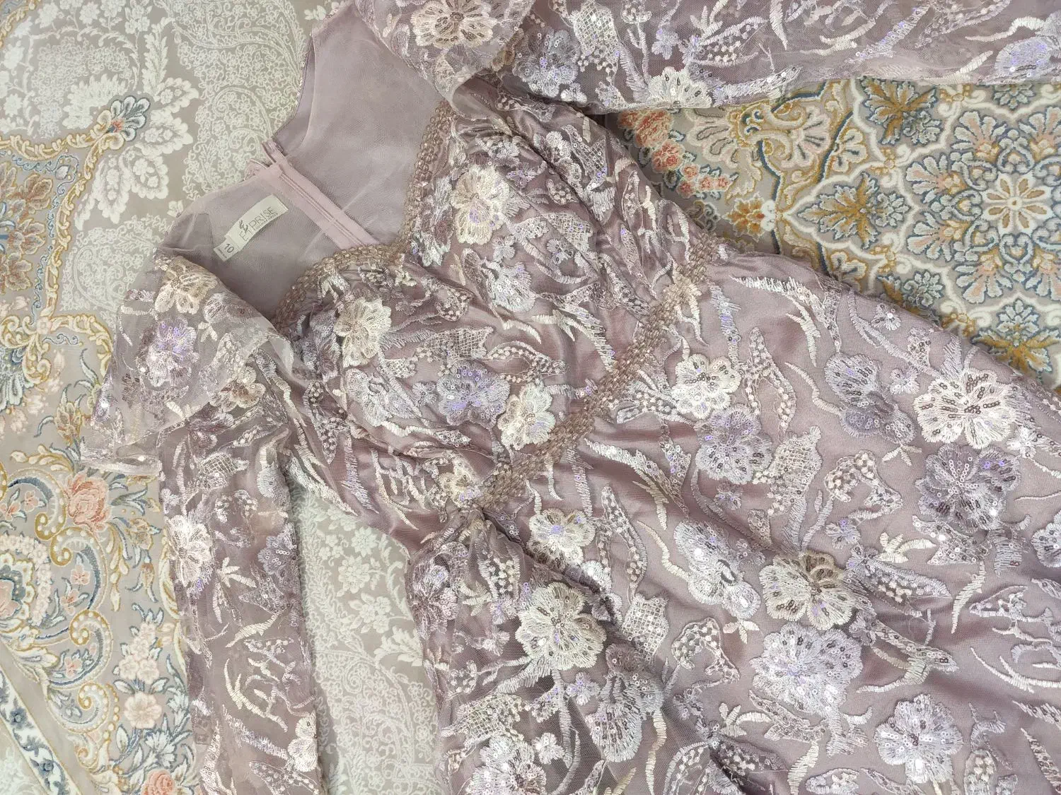 لباس مجلسی|لباس|قرچک, زیبا شهر|دیوار