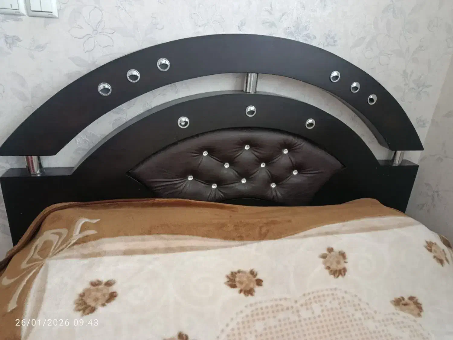 تخت دونفره|تخت و سرویس خواب|قم, سراجه (۱۵ خرداد)|دیوار