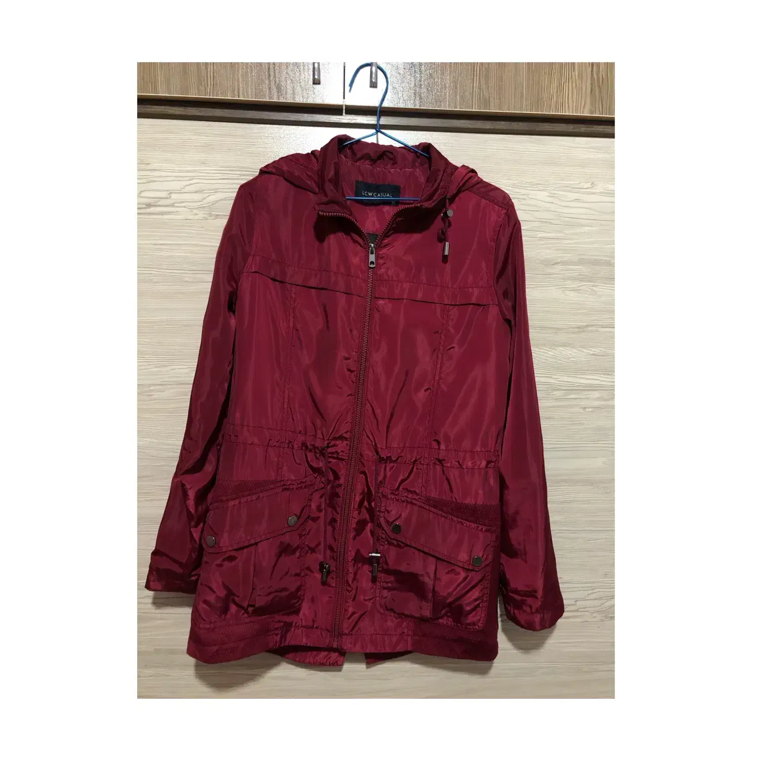 بارانی|لباس|سهند, |دیوار