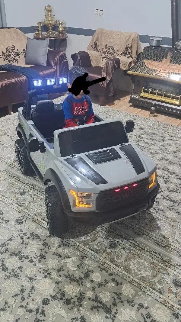 ماشین شارژی ۴موتوره|اسباب‌‌بازی|قروه, |دیوار