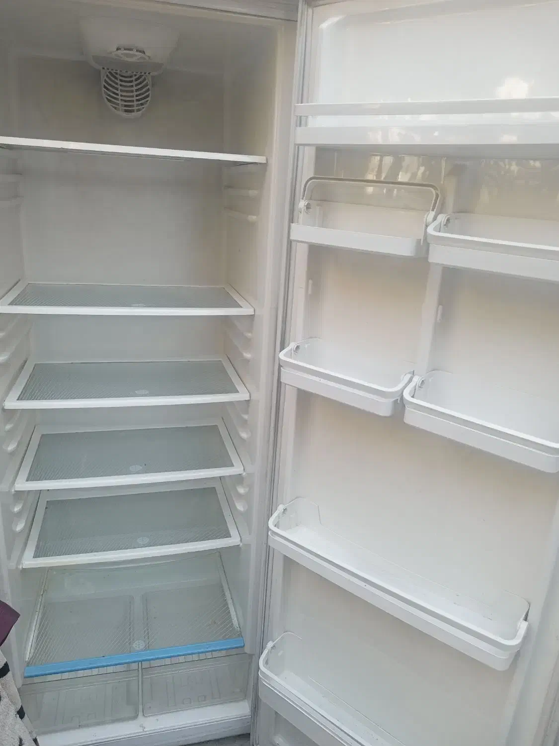 یخچال الکترواستیل ۲۰ فوت جادارر تمیز سالم سالم|یخچال و فریزر|تهران, دهقان|دیوار