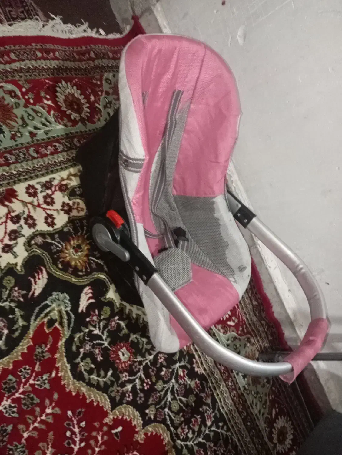 صندلی بچه|اسباب و اثاث بچه|زاهدان, |دیوار