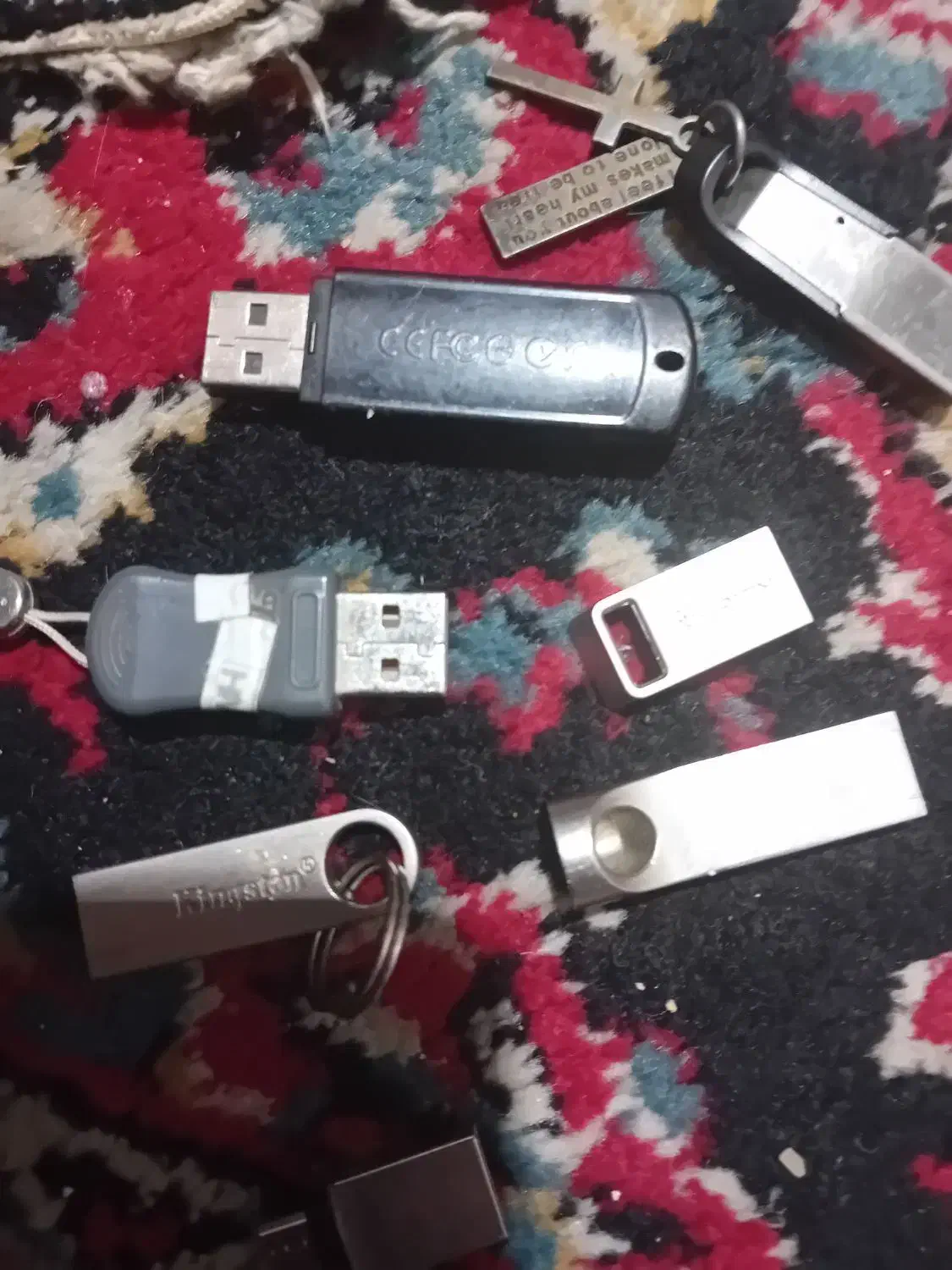 فلاش ۶۴ گیگ و۱۶ گیگ|لوازم جانبی موبایل و تبلت|قم, میرزائیه|دیوار