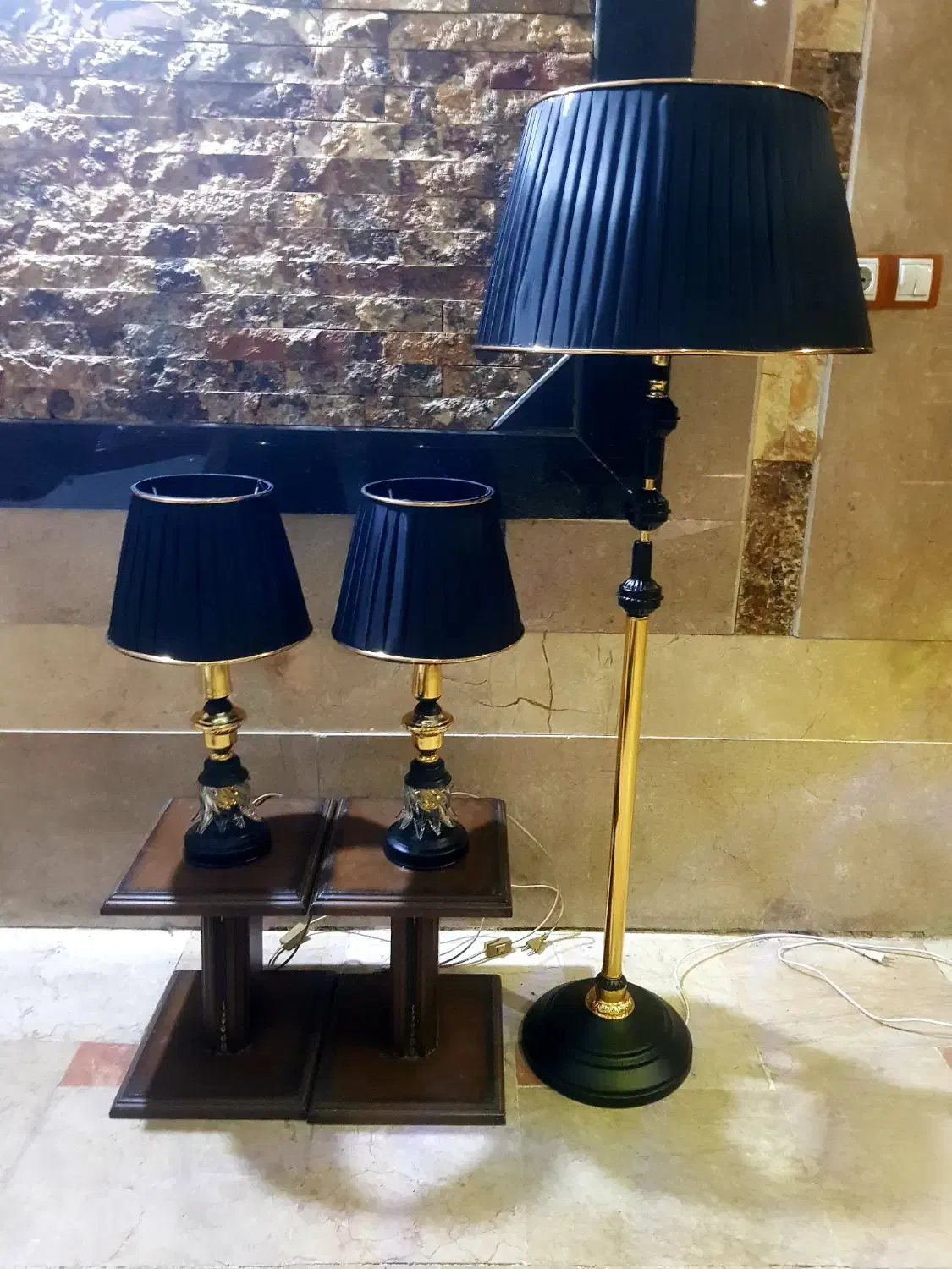 آباژور کنارسالنی|چراغ خواب و آباژور|تهران, دهم فروردین|دیوار