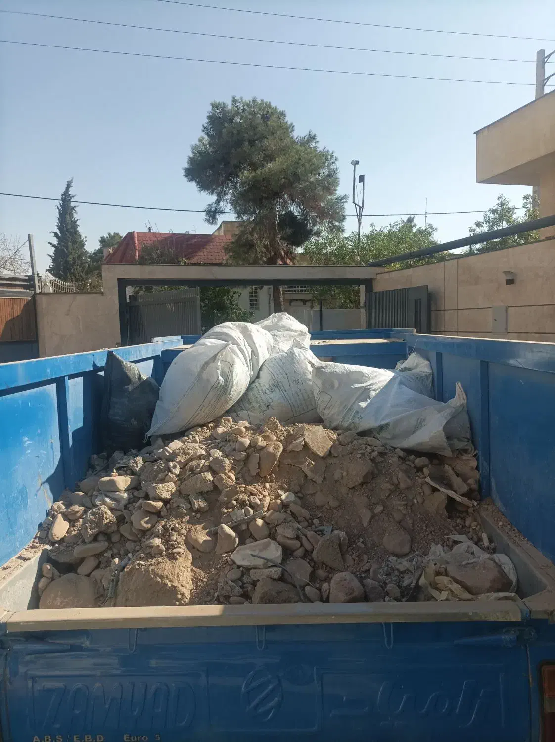 حمل نخاله وماسه نیسان کمپرسی به صورت شبانه روزی|خدمات حمل و نقل|شیراز, تاچارا|دیوار