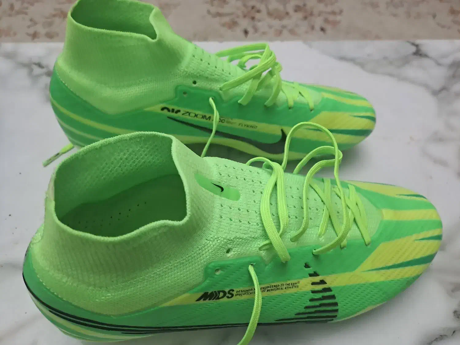 فروش کفش مرکوریال و دمیکس|کیف، کفش، کمربند|بندر انزلی, جزیره|دیوار