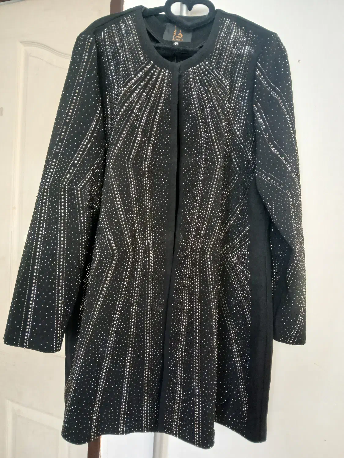 مانتووپالتو|لباس|میانه, |دیوار