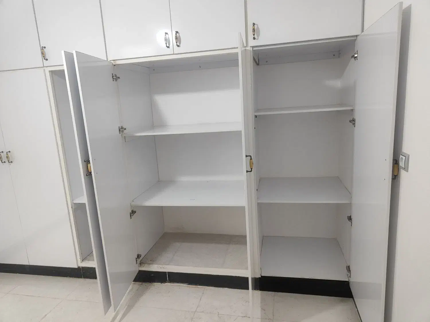 اجرای انواع کابینت کمد دیواری میز TVو...|خدمات پیشه و مهارت|شیراز, میانرود|دیوار