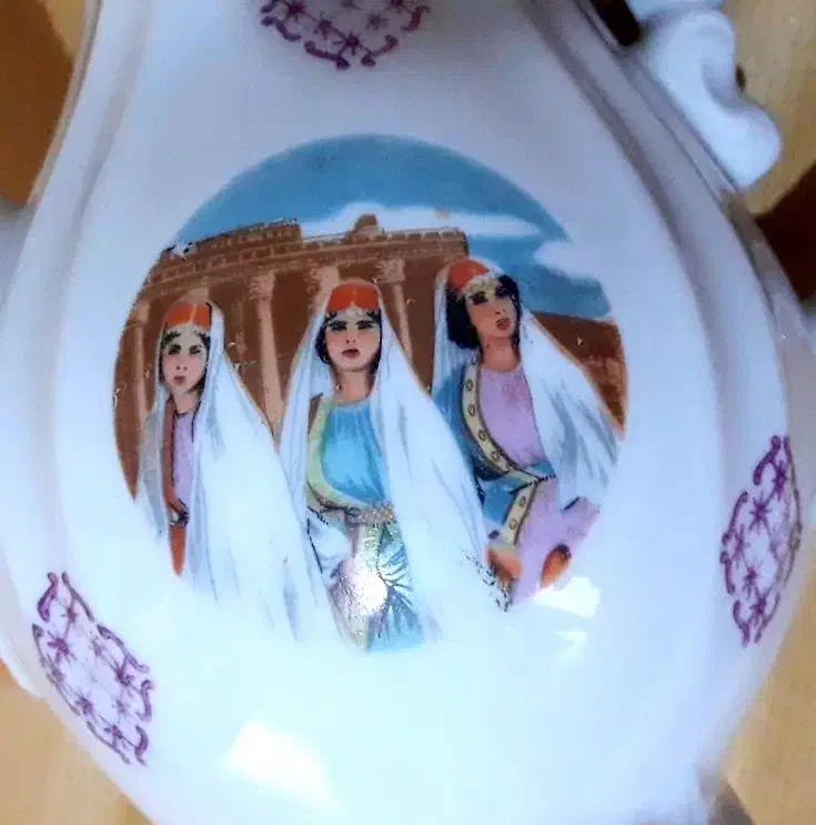 ظروف آنتیک|کلکسیون اشیاء عتیقه|رشت, حاجی آباد|دیوار