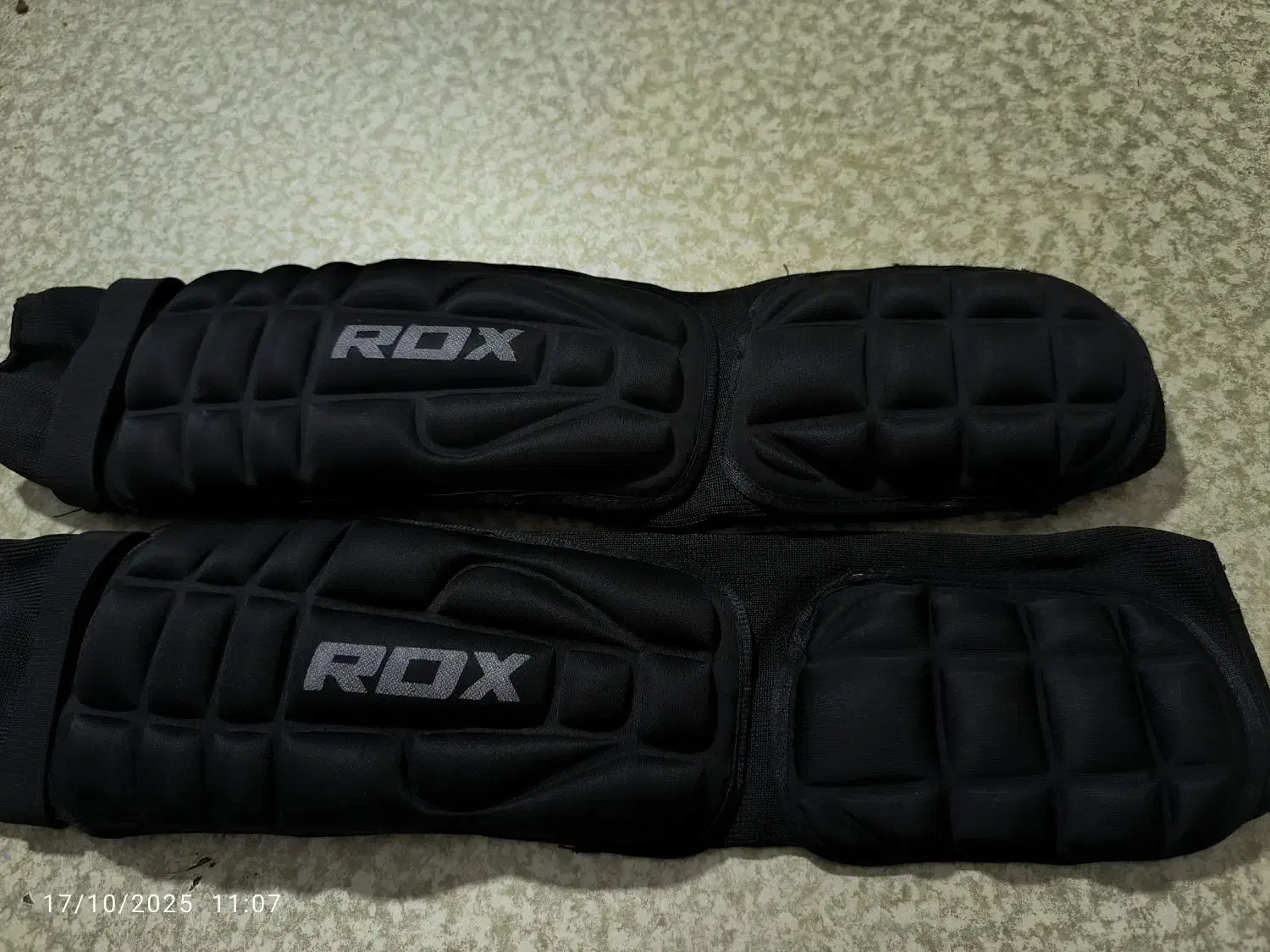 لباس و ساق بند کیک بوکسینگ|لباس|قم, امامزاده ابراهیم|دیوار