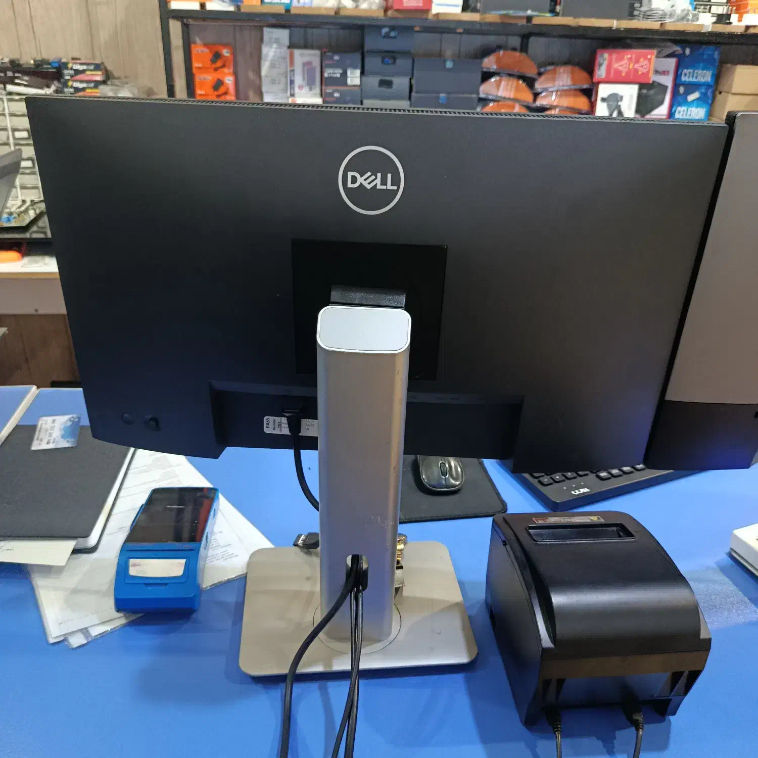 مانیتور بدون فریم 24 LED IPS Dell HDMI|قطعات و لوازم جانبی رایانه|ارومیه, |دیوار