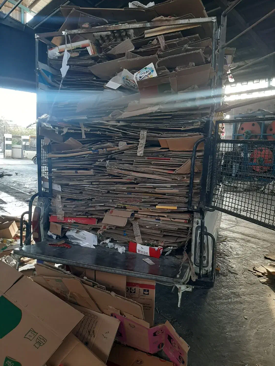 کارتن .کتاب دفتر آهن.|عمدهفروشی|شیراز, شریفآباد|دیوار