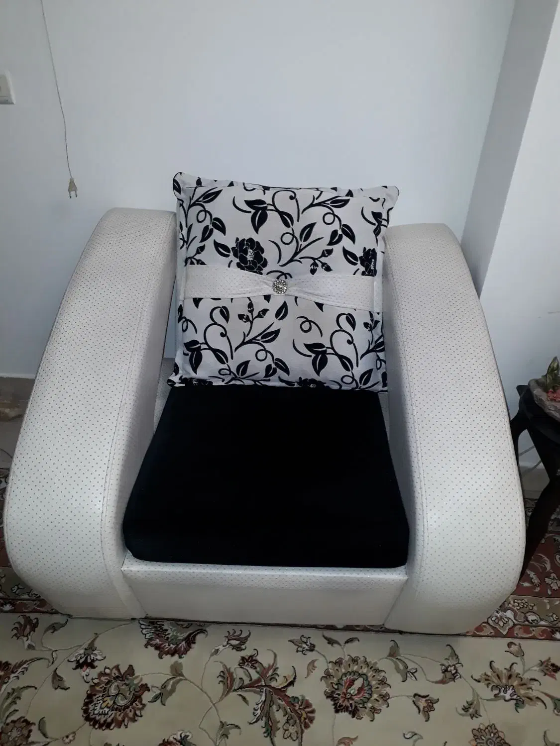 مبل تمیز و کاملا سالم|مبلمان خانگی و میز عسلی|گرگان, |دیوار