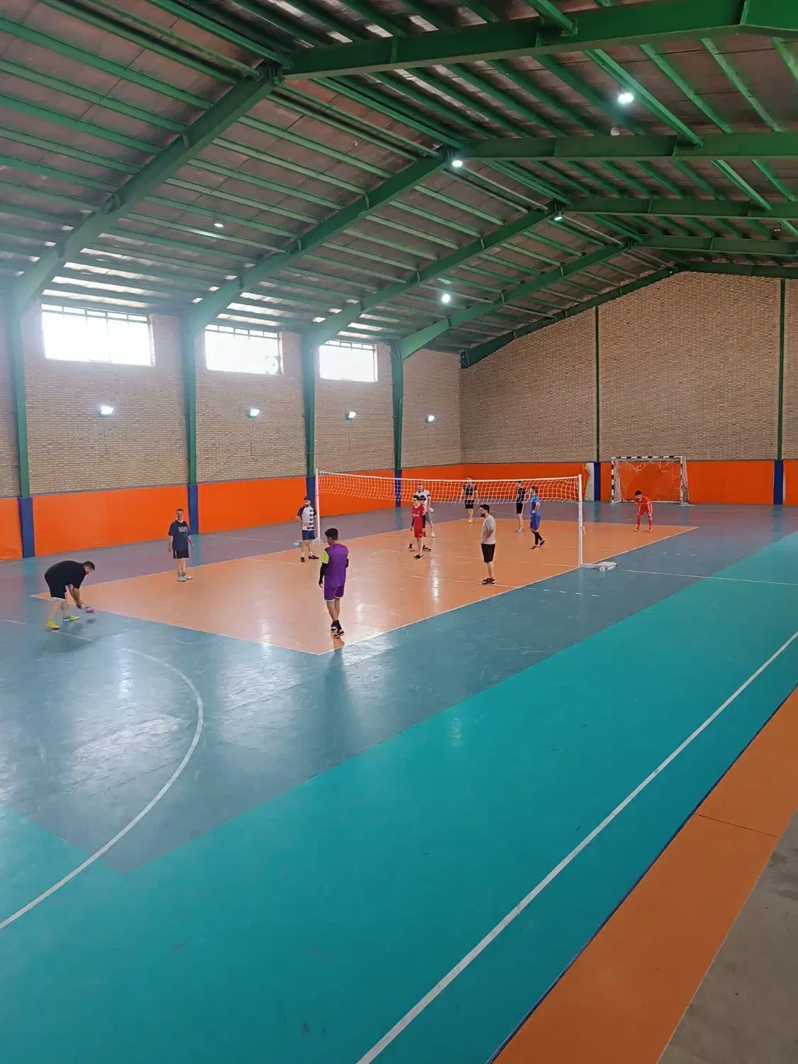 سالن فوتسال|خدمات آموزشی|رباط‌کریم, یقه|دیوار