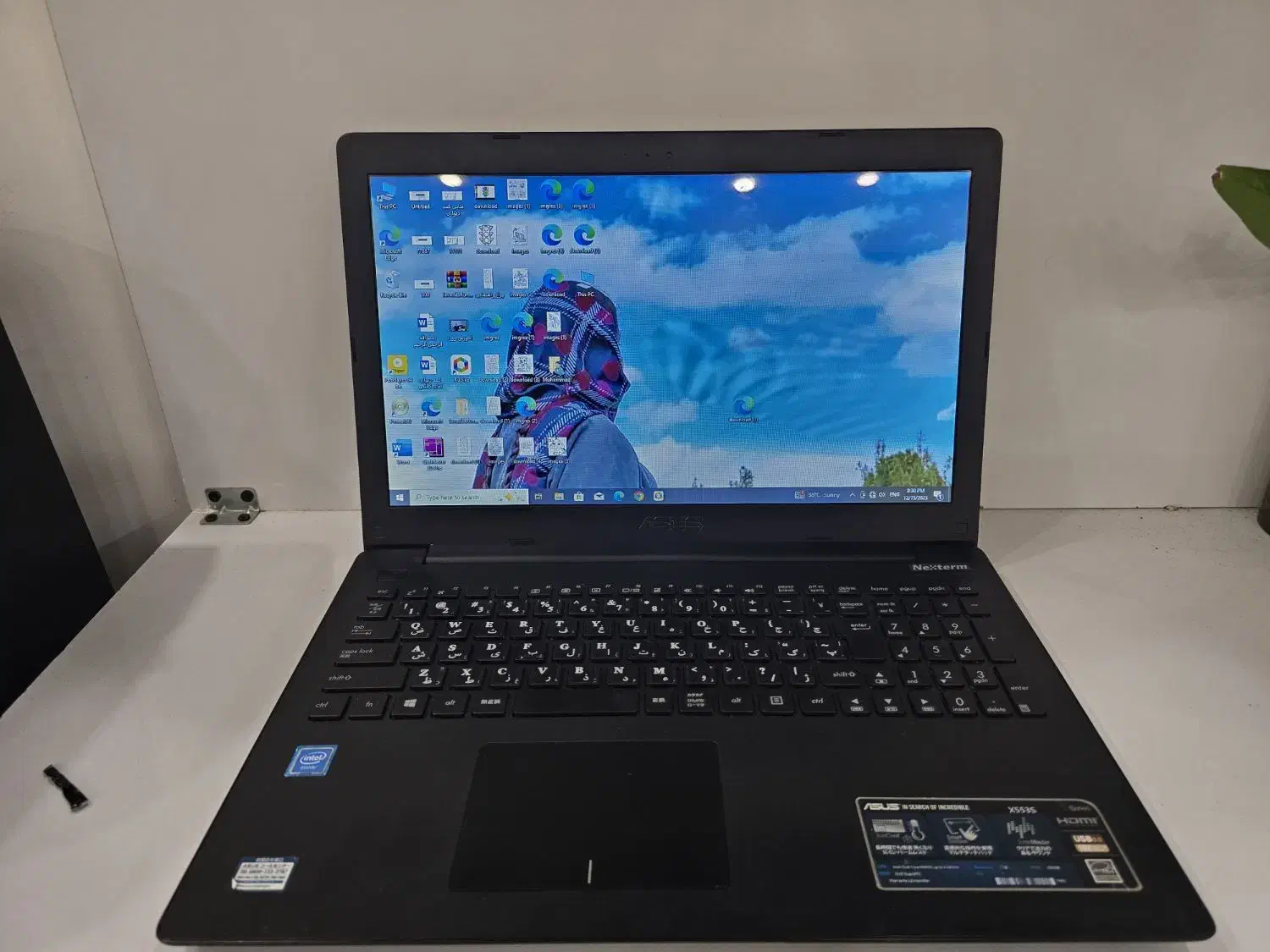 لب تابasus|رایانه همراه|گناباد, |دیوار