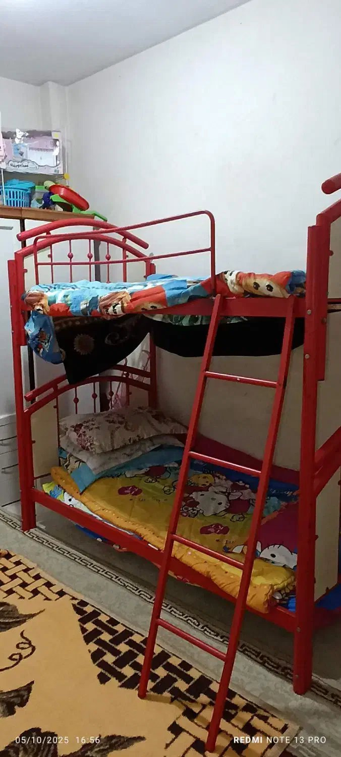 تخت دوطبقه کودک فلزی با نردبانو حفاظ|تخت و سرویس خواب|مشهد, امیریه|دیوار