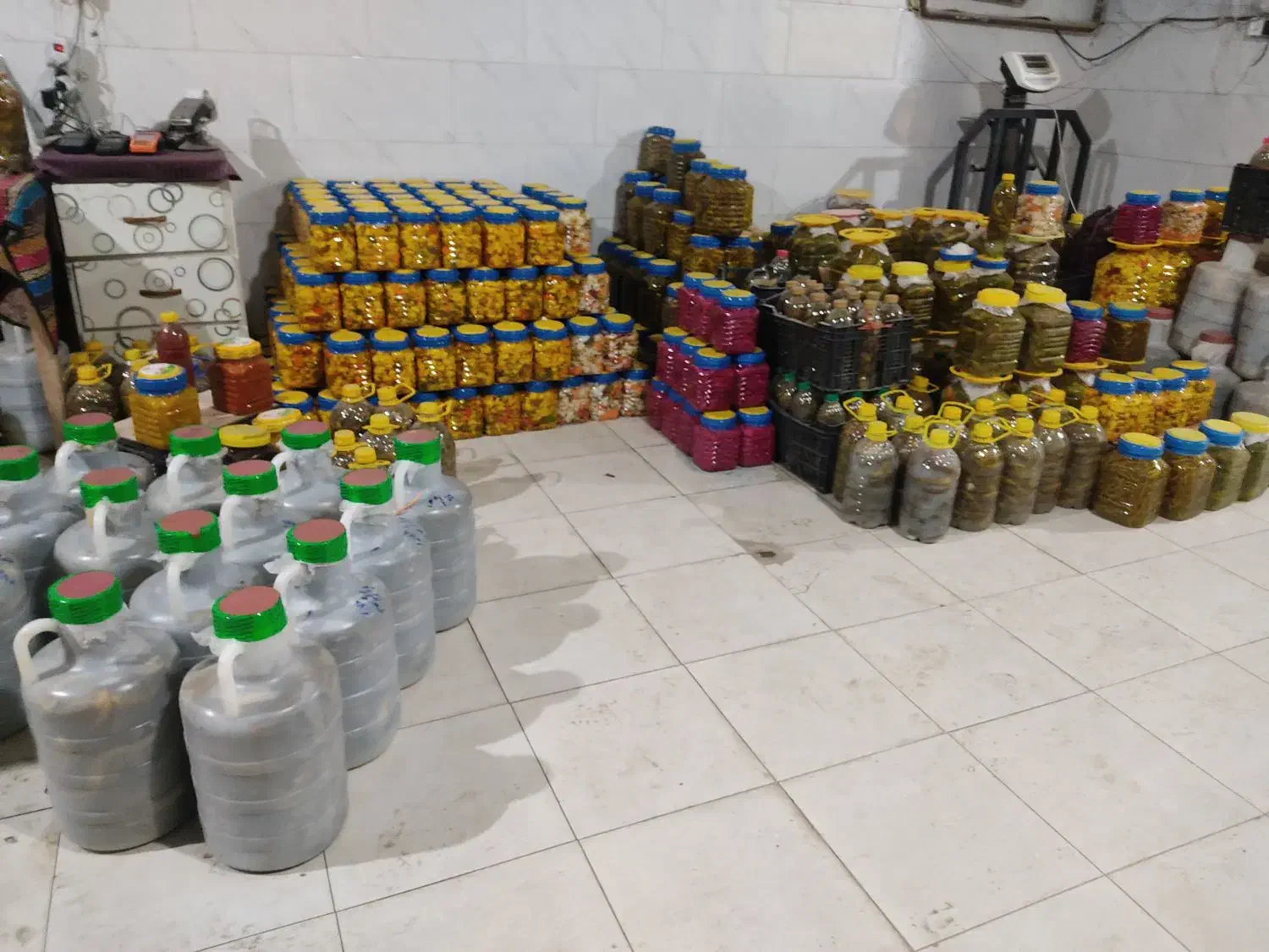 خیارشور. ترشیجات|خوردنی و آشامیدنی|بهار, |دیوار