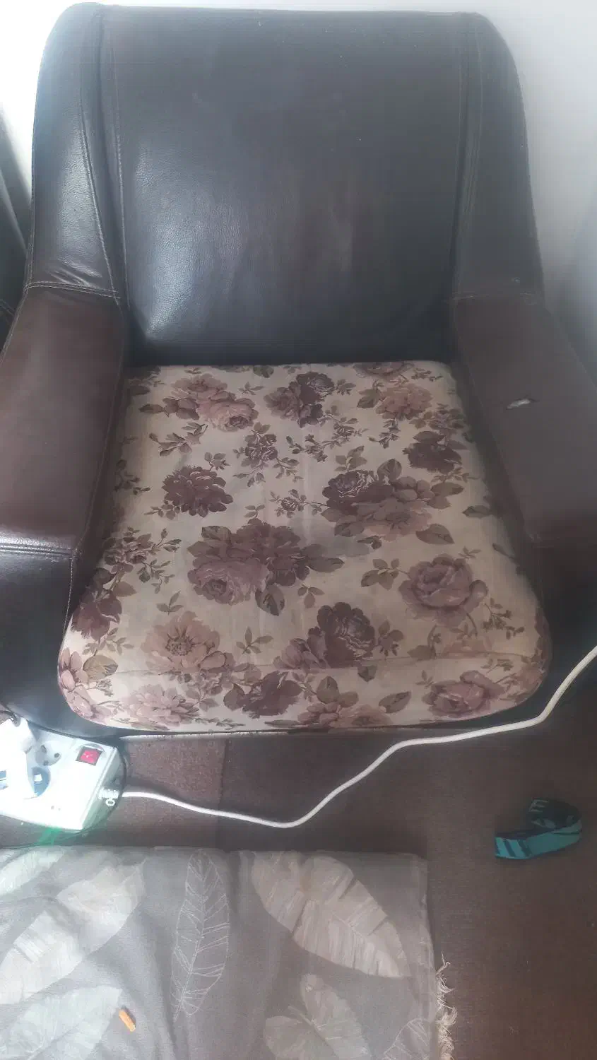 مبل ۷ نفره محکم|مبلمان خانگی و میز عسلی|رشت, باهنر|دیوار