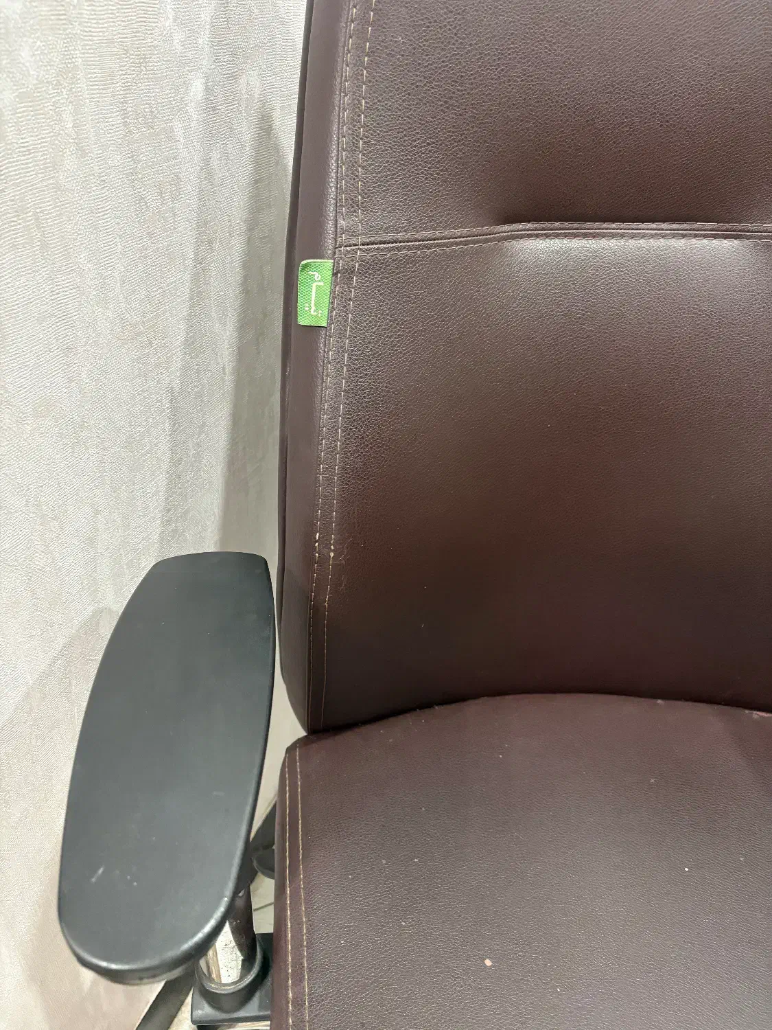 صندلی|صندلی و نیمکت|رشت, کاکتوس|دیوار