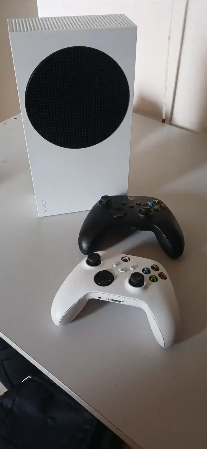 ایکس باکس سری اس (۶ ماه استفاده شده)|کنسول، بازی ویدئویی و آنلاین|صومعهسرا, |دیوار