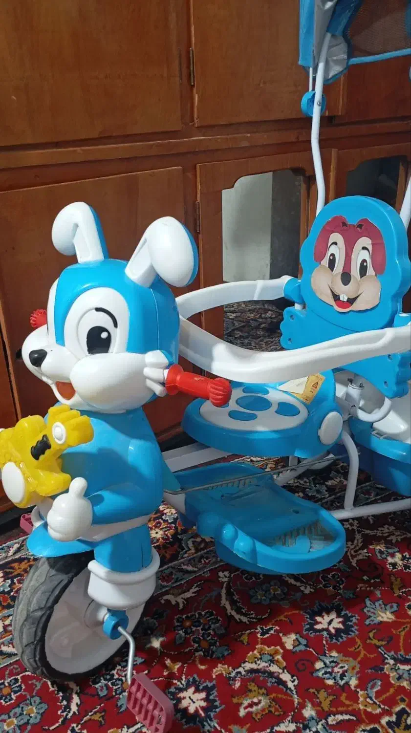 سه چرخه|دوچرخه، اسکیت، اسکوتر|کلاله, |دیوار