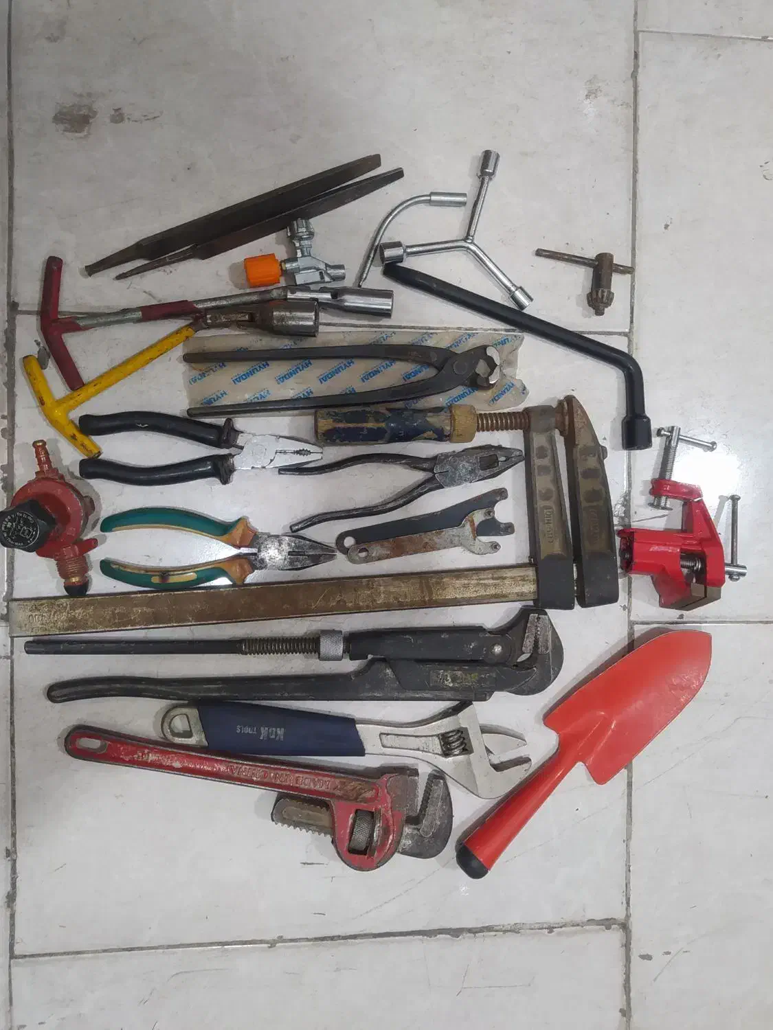 اچار کار|ابزارآلات|اصفهان, هفتون|دیوار