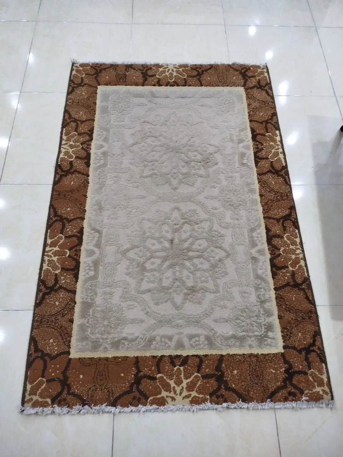 گلیم فرش ۴ متری و دوعدد یک در یک ونیم|فرش|فردیس, فردیس|دیوار