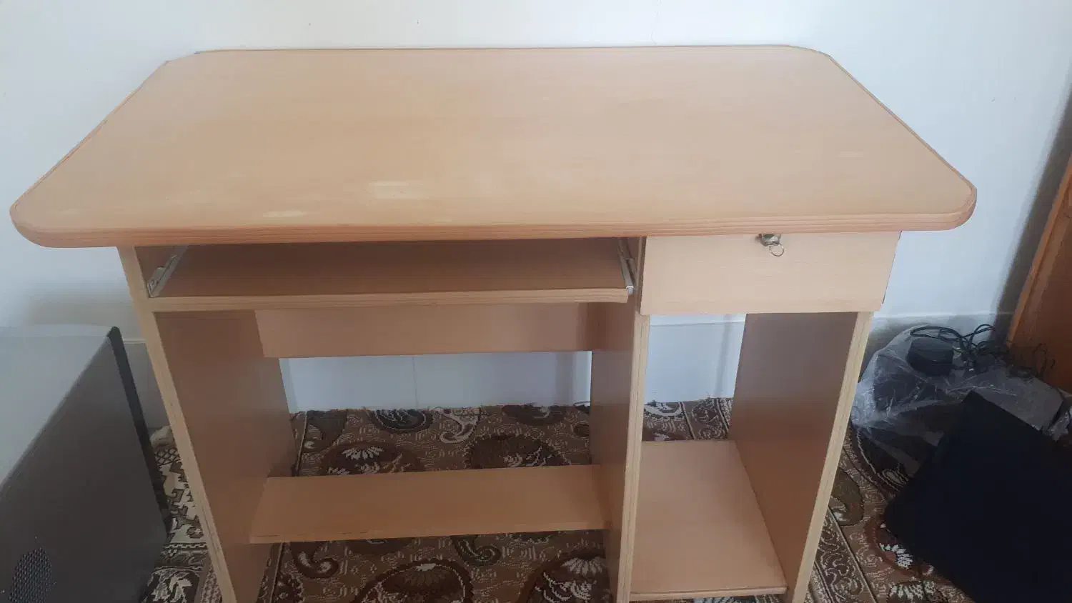 میزکامپیوتر|میز تحریر و کامپیوتر|بیرجند, |دیوار