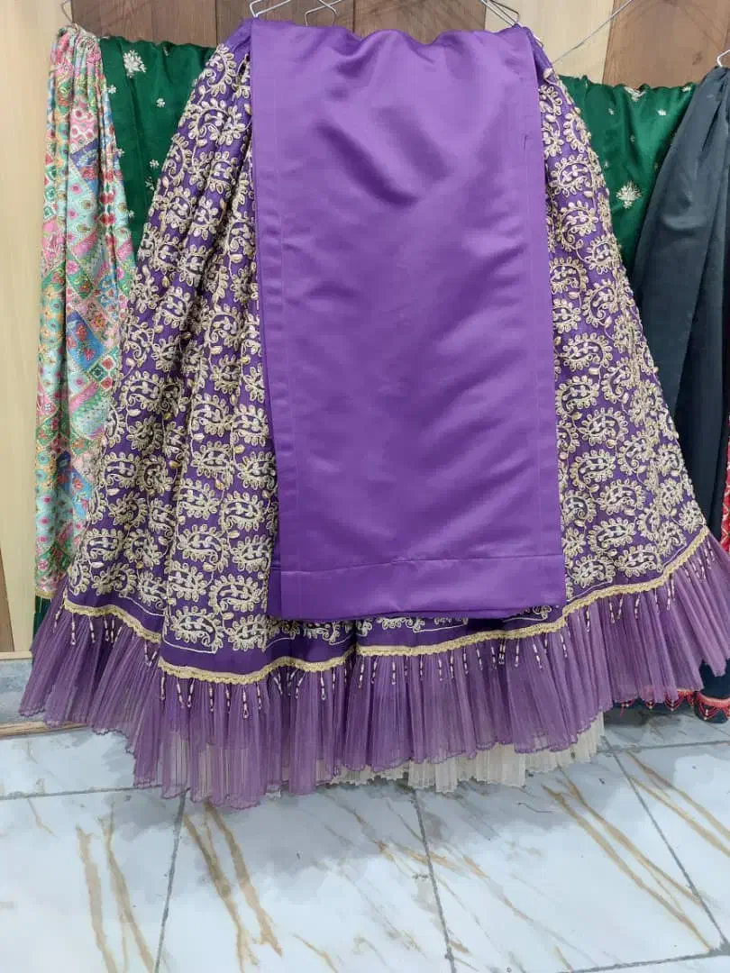 تعدادی لباس محلی در حد نو|لباس|نورآباد ممسنی, |دیوار