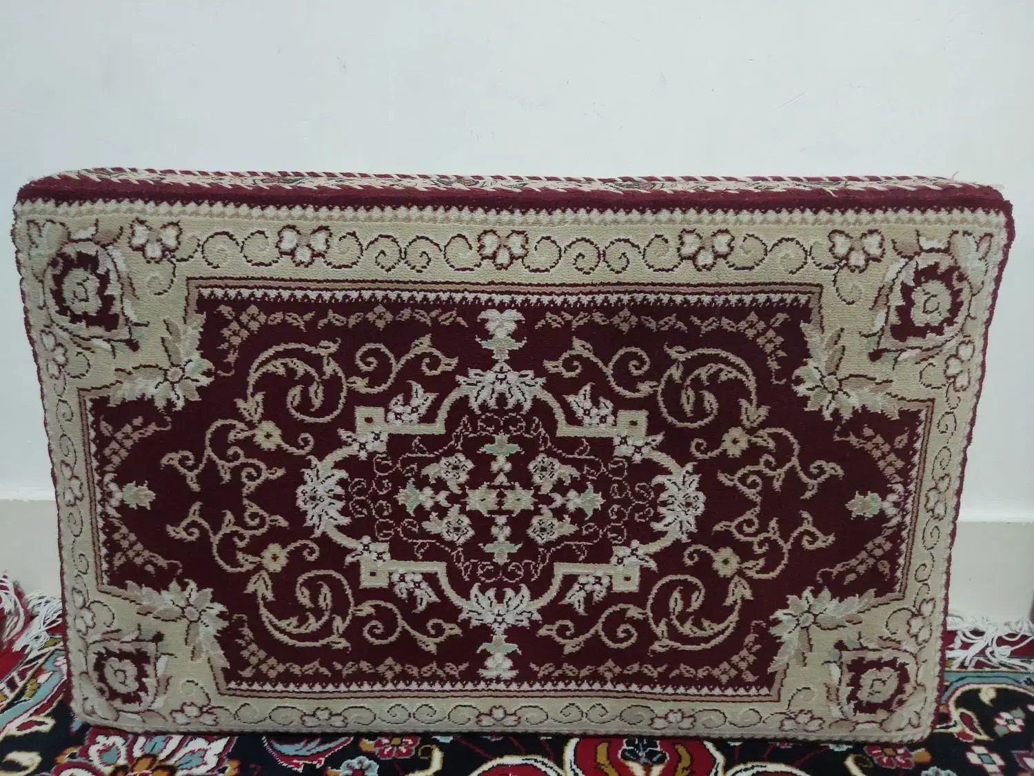 پشتی دست دوز سفارشی|پشتی|خرمآباد, |دیوار