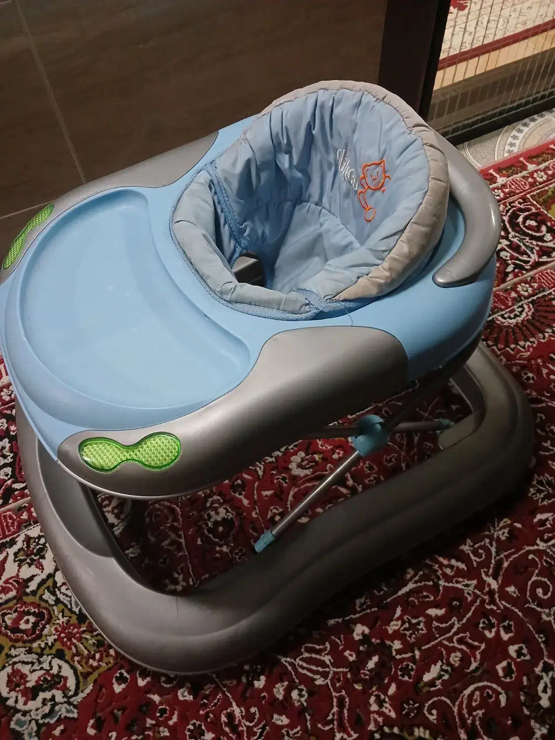 رُرُرَک در حد نو|کالسکه و لوازم جانبی|رشت, دروازه لاکان|دیوار