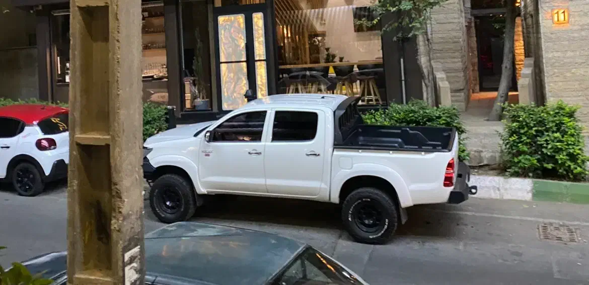 تویوتا هایلوکس ۲۰۱۴ اتومات|خودرو سواری و وانت|تهران, کاشانک|دیوار