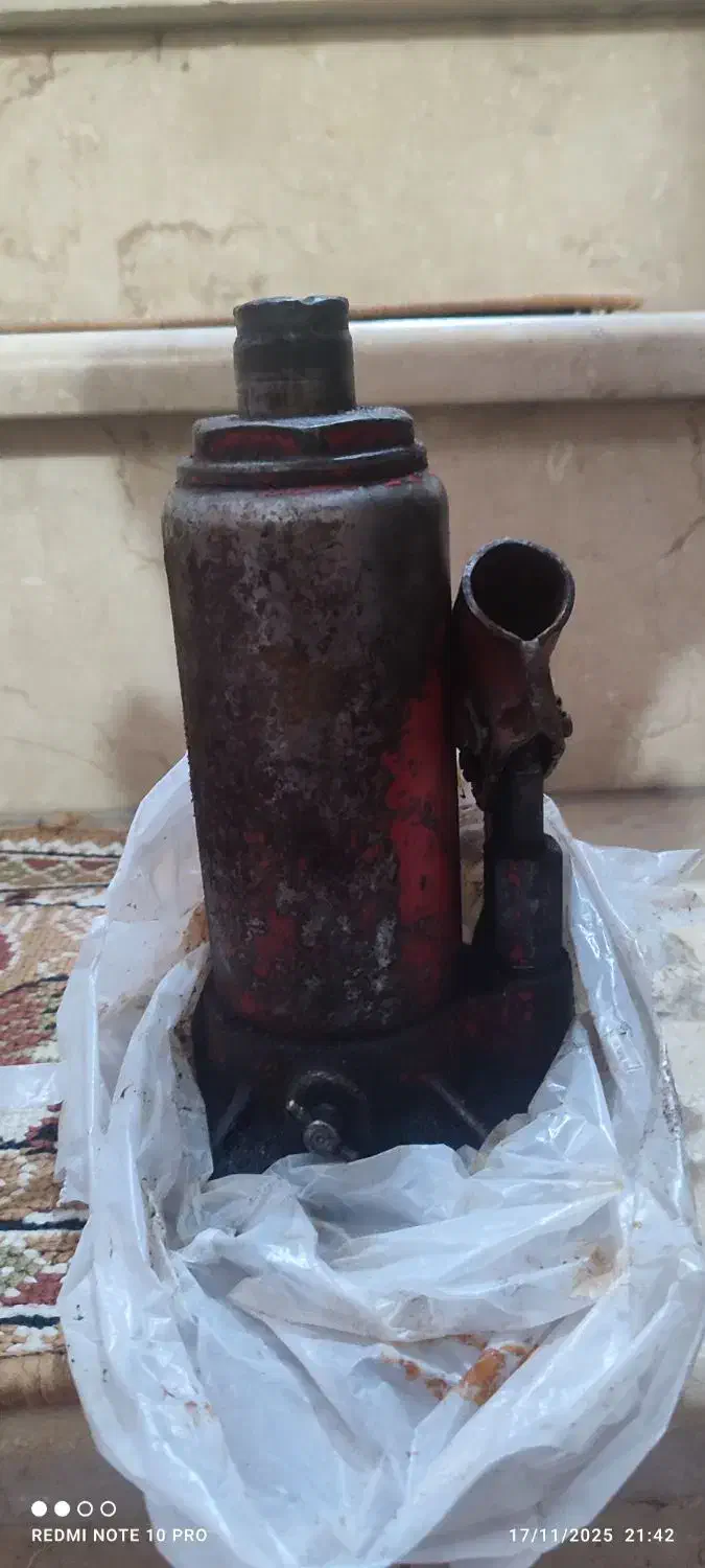 جک 5 تن سالم سالم|قطعات یدکی و لوازم جانبی|کاشان, کارگر|دیوار