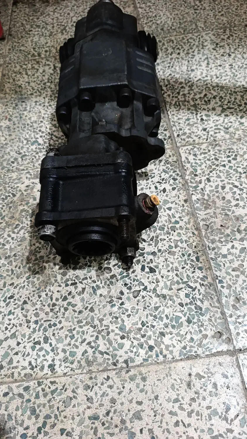 پمپ بغل گریبکس تریلی کمپرس|قطعات یدکی و لوازم جانبی|شهرکرد, |دیوار