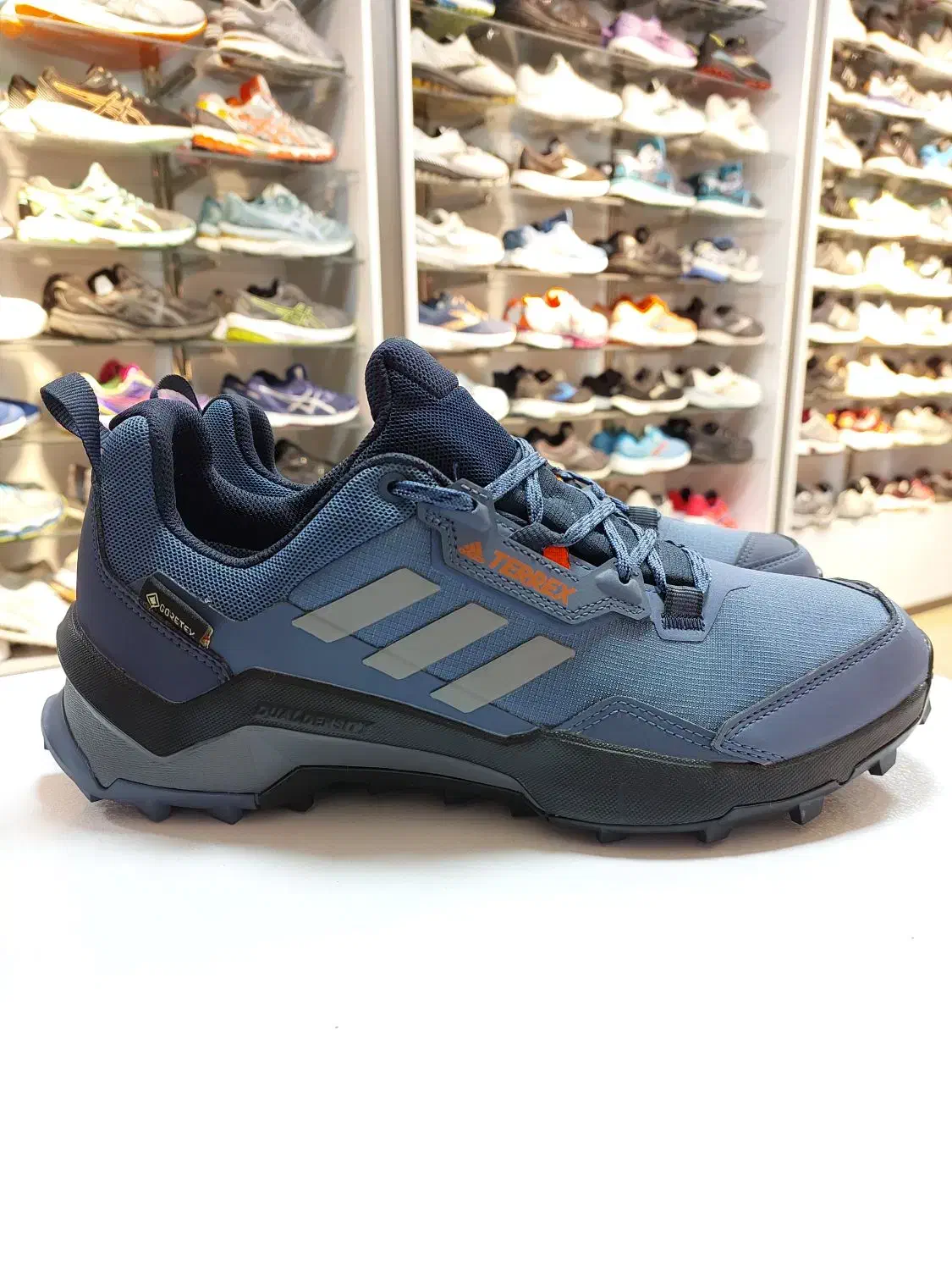 کتونی آدیداس terrex اورجینال آکبند سایز ۴۱|کیف، کفش، کمربند|کرج, مهرویلا شمالی|دیوار