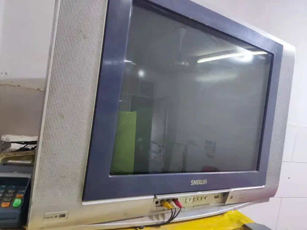 تلوزیون ۲۱ اینچ|تلویزیون و پروژکتور|بندر امام خمینی, |دیوار